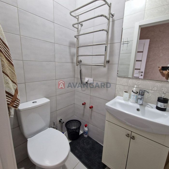 Продам 3к квартиру, лівий берег, ул. Новоселівська (