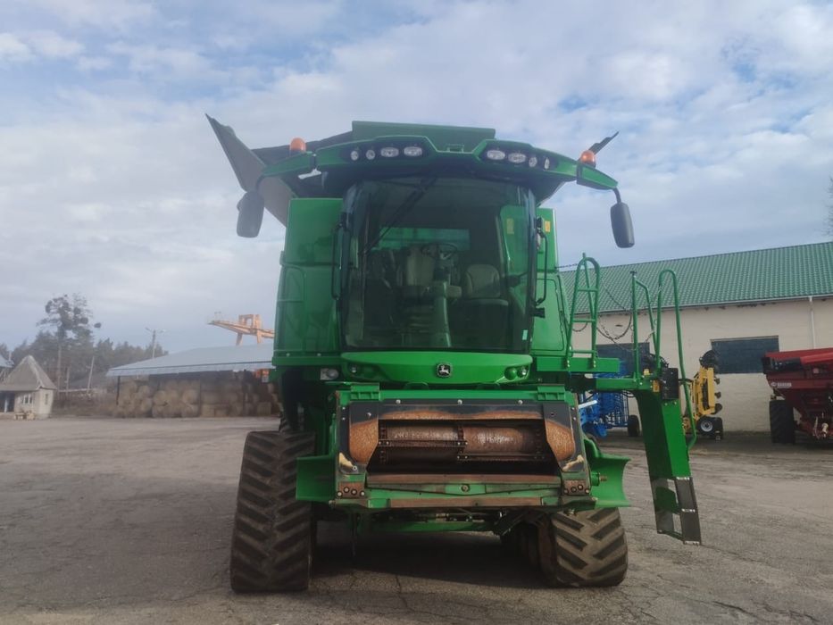 Комбайн John Deere S690i Продаж
