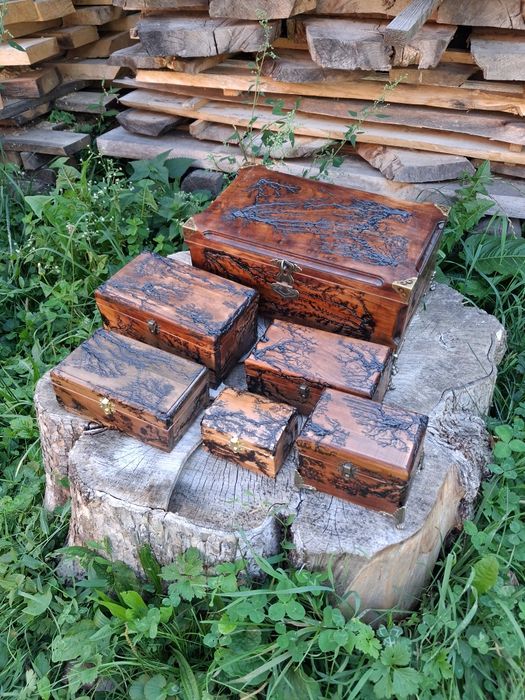 Дерев'яні скриньки ручної роботи