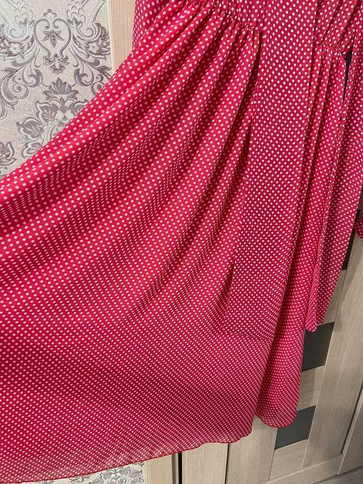 Шикарна сукня бренду Tess Dress