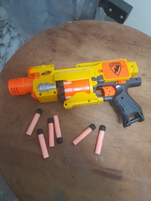 Pistola Nerf- 16 balas
