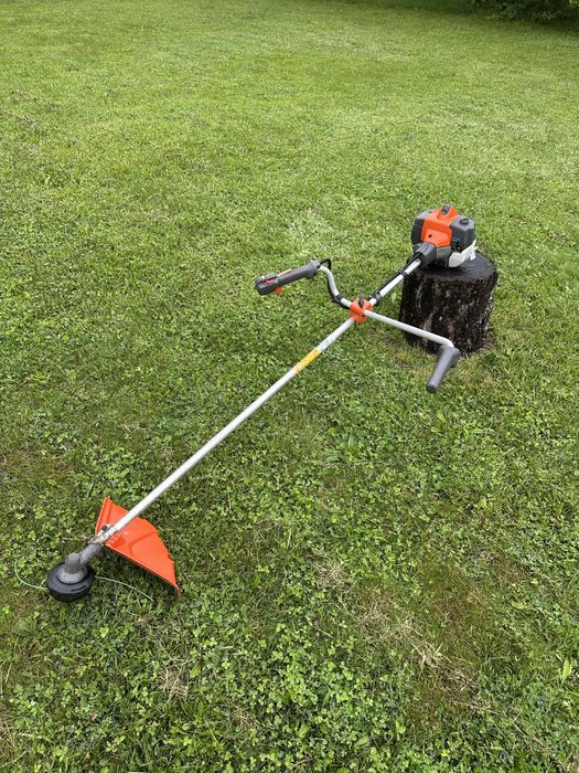 Kosa spalinowa HUSQVARNA 323 R II