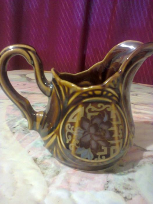 Молочники (форфор)