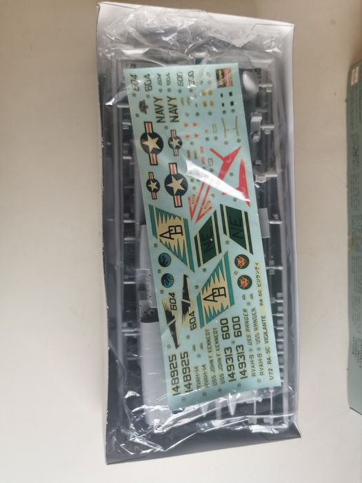 Kit  Hasegawa 1/72 – RA-5C Vigilante (Sacos Selados)