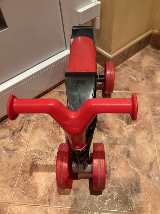 Triciclo andador se pedais em bom estado