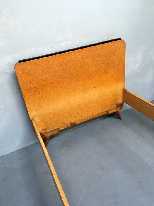 Cama solteiro largo vintage