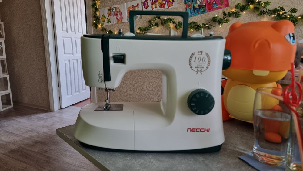 Швейная машина Necchi K121A
