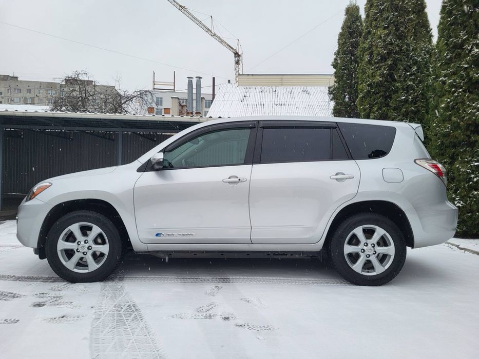 Toyota RAV 4 EV  Electric 41 .8 кВт