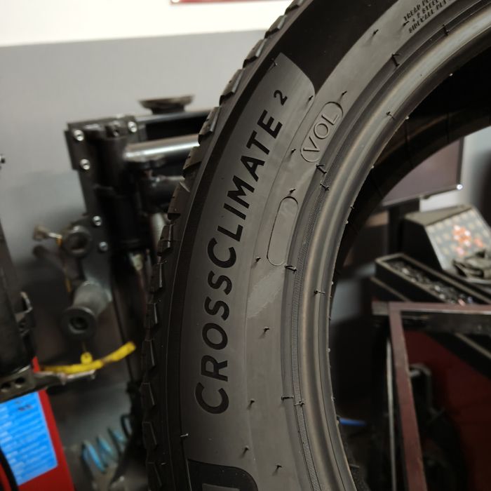 235/55/19 XL Sprzedam oponę Michelin Cross Climate 2 z 2025 roku