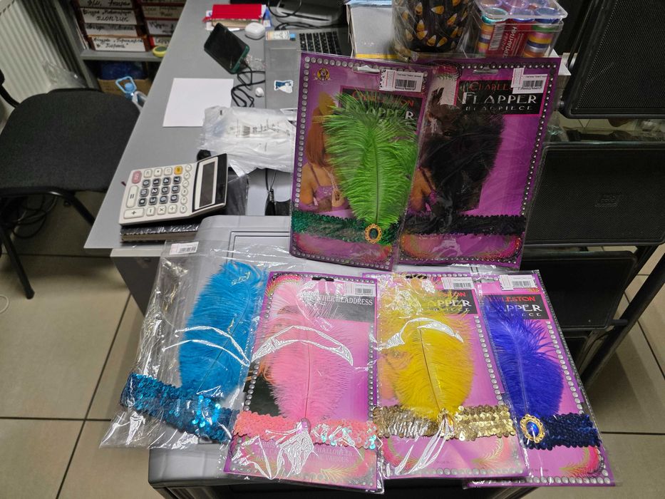 Повязка на вечірку з пером Чікаго різні кольори є