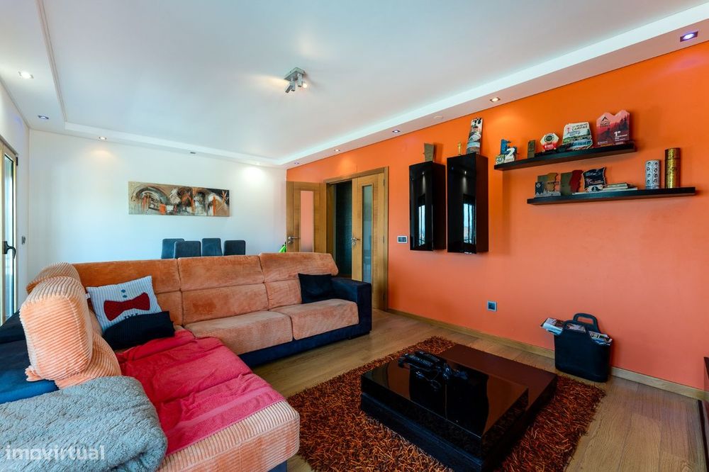 Apartamento T2 Duplex, S. Pedro da Cadeira