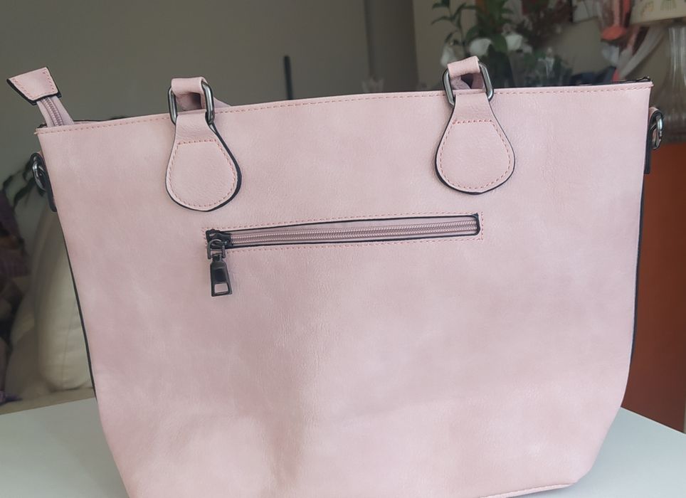 Mala de mulher de cor rosa