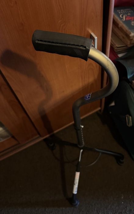 Bengala com três pés