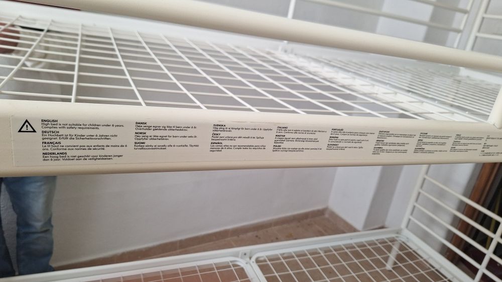 Cama beliche com colchão