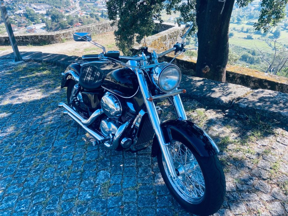 Honda Shadow 750.