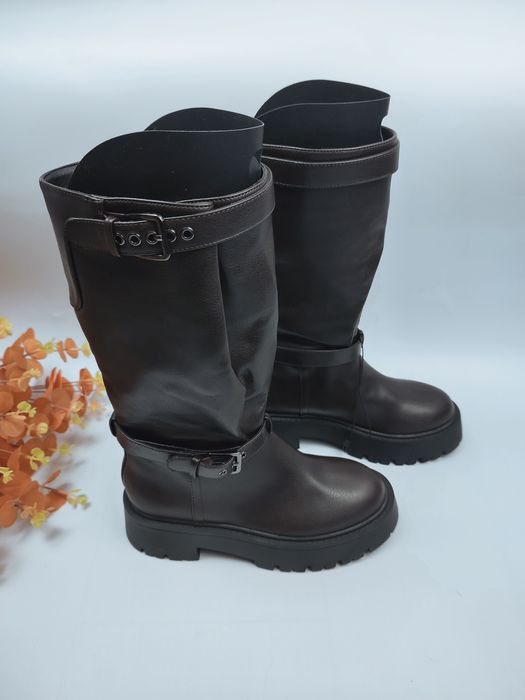 Botki kozaki buty czekoladowe ozdobnymi paskami boots wolkery biker