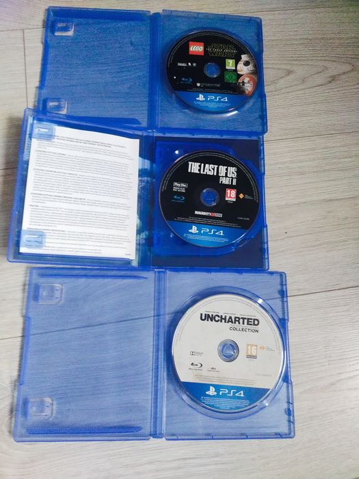 Konsola PlayStation 4