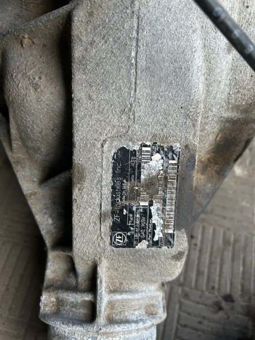 Передній та задній редуктор Мерседес мл 163 2.7 дизель 2000 Mersedes Ml163 2.7diesel