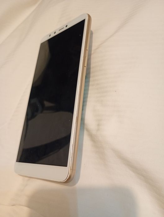 Vendo *Huawei Y9 2018*, modelo FLA-LX2, em bom estado de funcionamento