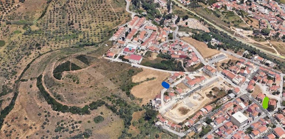 Lote para construção de moradia bifamiliar – Catujal, Unhos