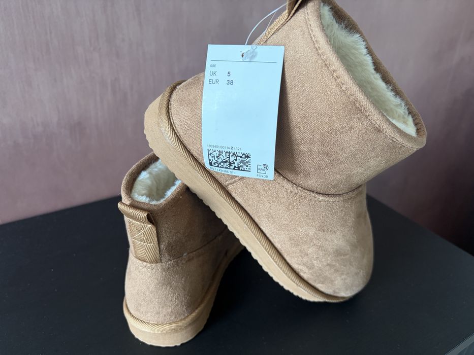 Botki -rozm 38, kolor ciemny bez. Nowe