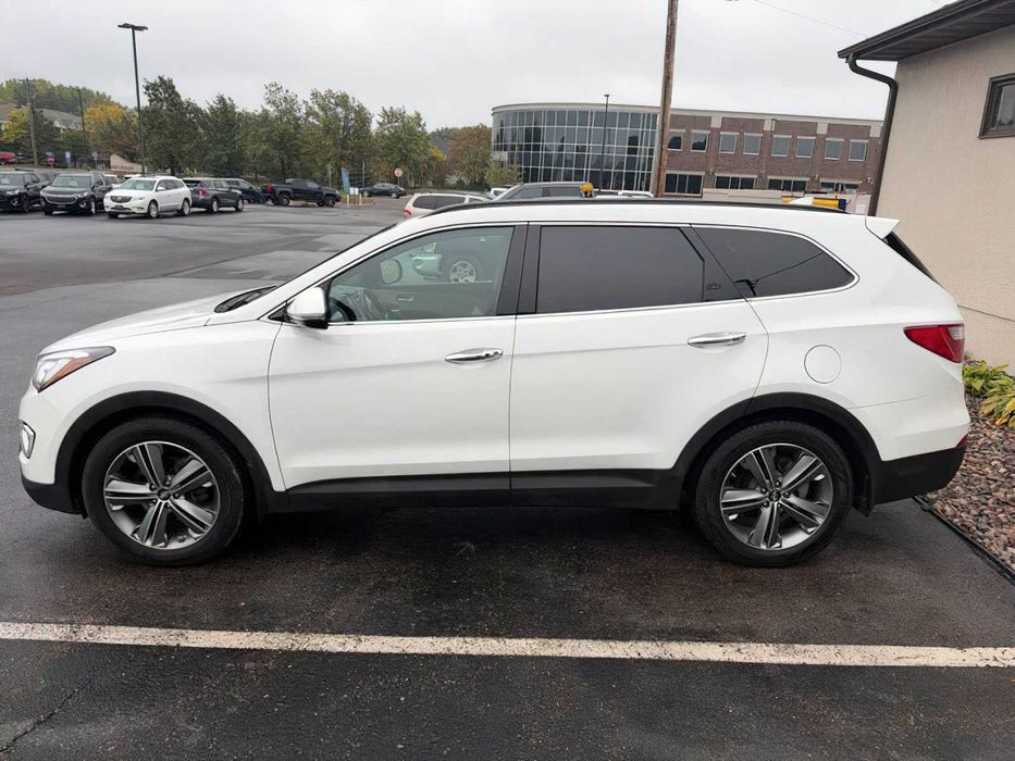 Hyundai Santa Fe SE      2016