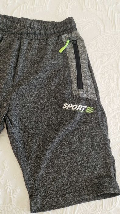 Calções desportivos, cinzentos, tamanho 12 anos