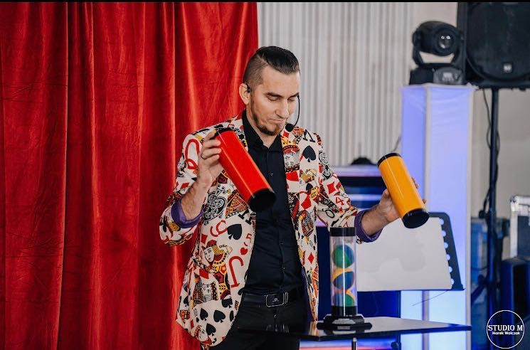 Iluzjonista,Magik.Pokaz iluzji na Twoją imprezę.