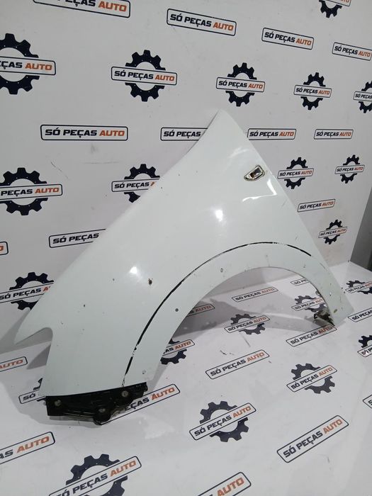 GUARDA LAMAS ESQUERDO BRANCA DACIA SANDERO STEPWAY 0.9TCE ANO: 2014
