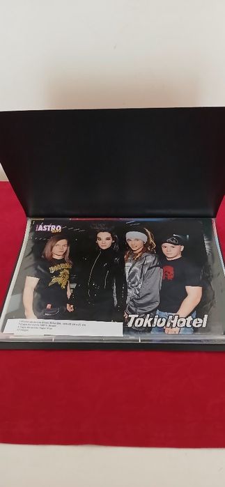 Dossier Tokio  Hotel,  novo
