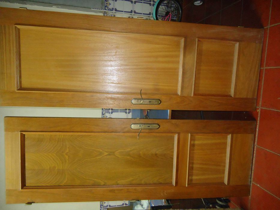 Portas  e janelas em madeira estrangeira64751797756546125