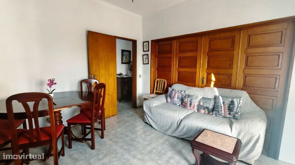 Apartamento T3 no centro de Sobral de Monte Agraço