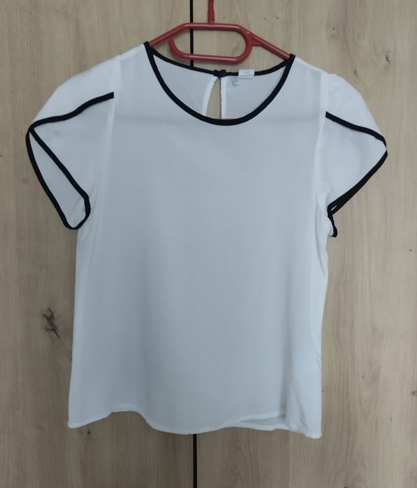 Elegancka biała bluzka