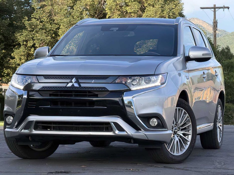 Mitsubishi Outlander PHEV SEL      2022
