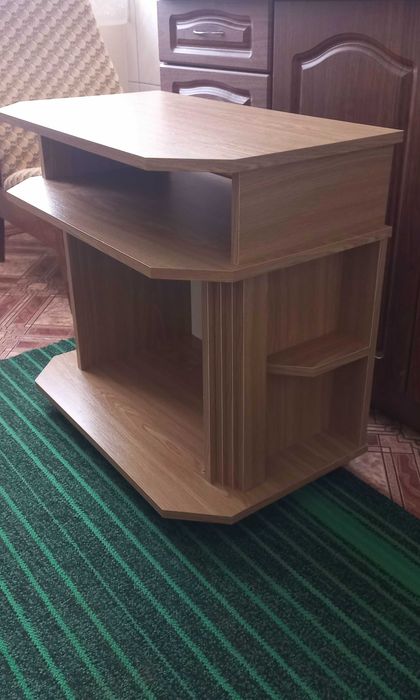 Тумба, столик на колесках