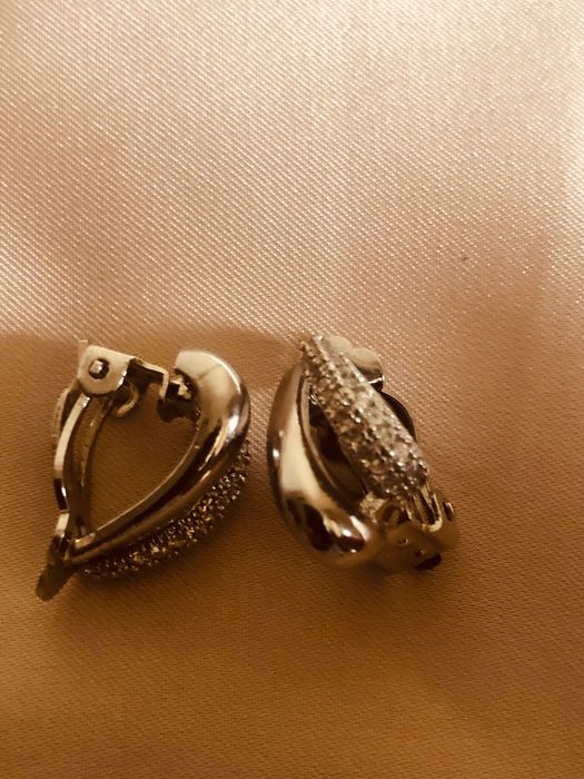 Brincos vintage com pedra super elegantes
