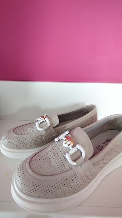 Sprzedam buty damskie skórzane rozmiar 40.Nowe