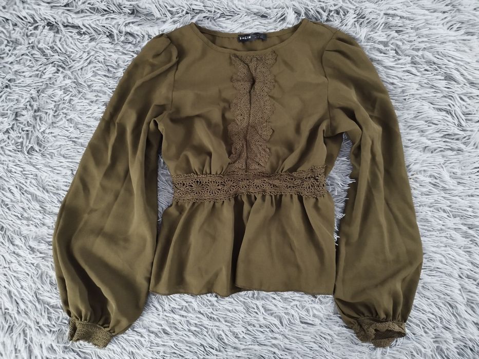 Śliczna letnia bluzka w rozmiarze 34 - XS