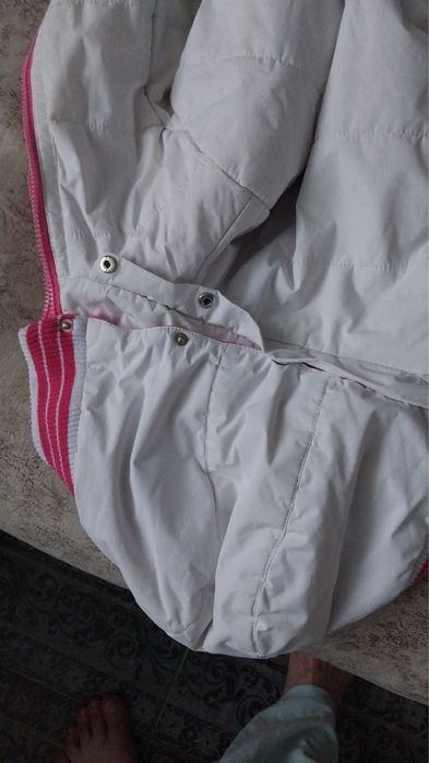 Куртка біла на флісі Осінь/зима розмір 110