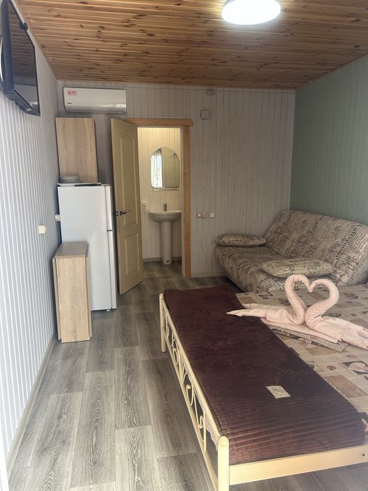 Подобово номери в гостьовому будинку та квартира