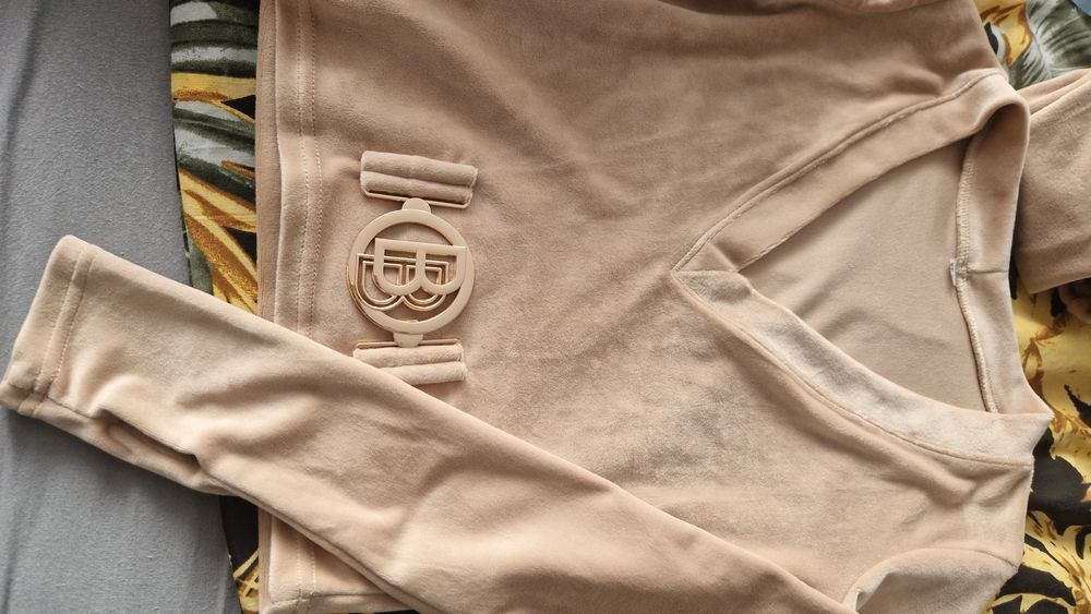 Bluzka z długim rękawem z klamrą