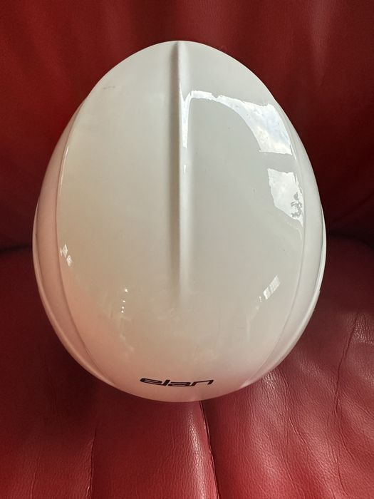 ——-Kask narciarski——