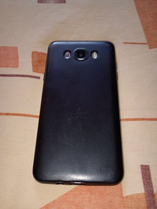 Продаю Samsung J7 2016