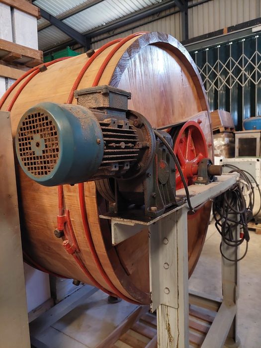 Flon em madeira novo