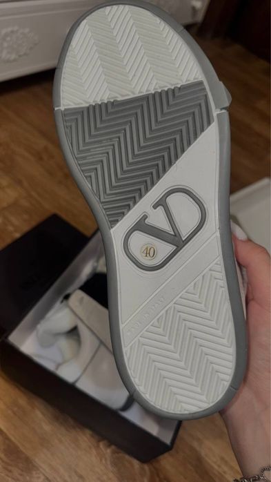 Кросівки Valentino