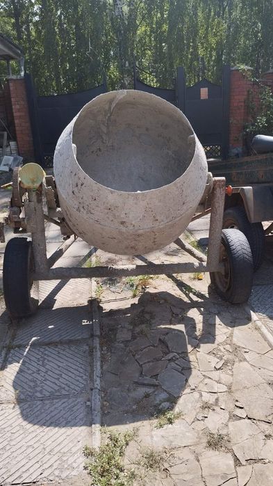 Бетономішалка на 250 літрів із ковшем