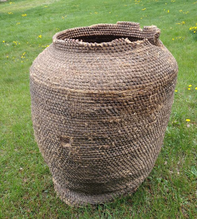 Stara beczka słomiana