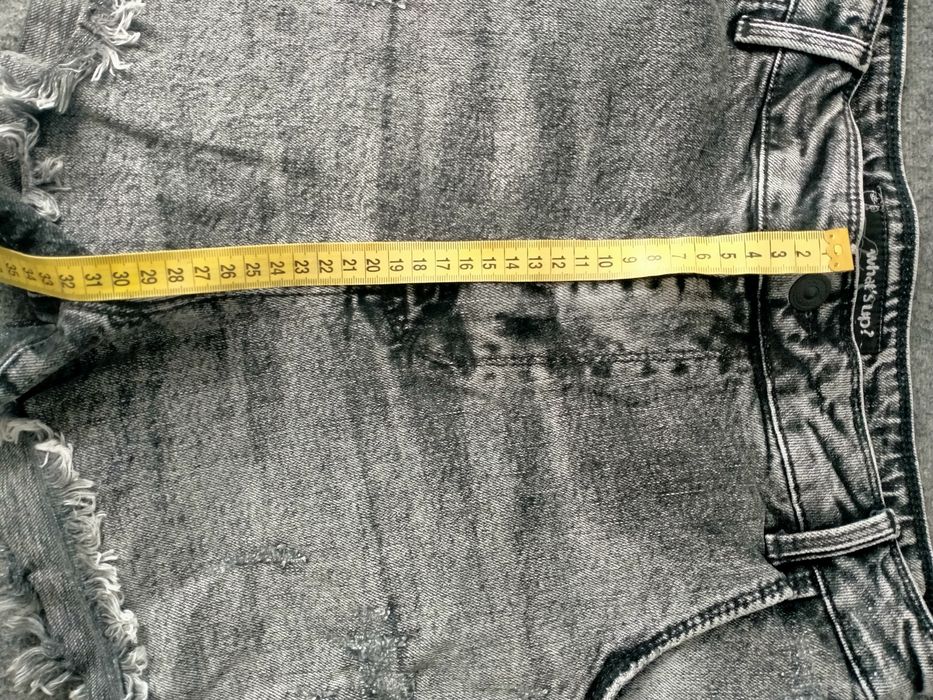 Шорти джинсові жіночі .