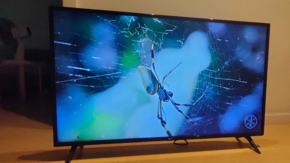 Smart TV LG 43" 4K UHD (43UN71006LB) + Comando Magic Remote (Braga)
