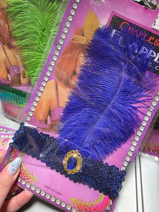 Повязка на вечірку з пером Чікаго різні кольори є